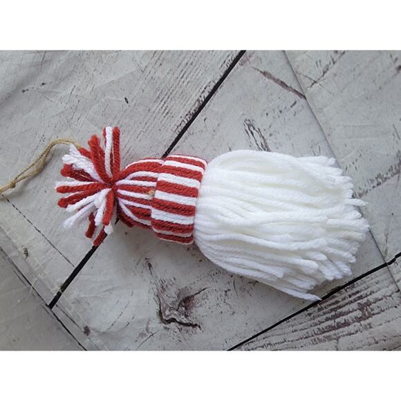 Handmade Hanging Yarn Pom Pom Christmas Gnomes Ornament Red White - Picture 5 of 5